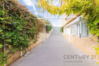 Chalet en venta en Los Monasterios-Alfinach en Puçol