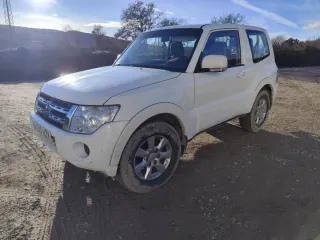 Mitsubishi Montero 2014