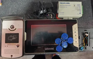 Videoportero KKMOON con fuente de alimentación