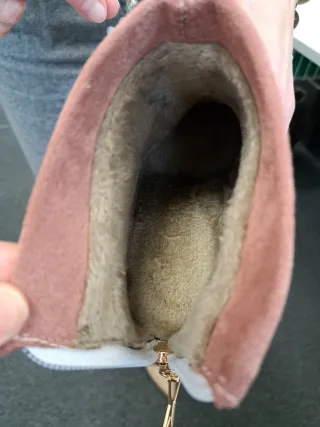 Botín tacón serraje rosa nude