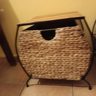 2 Mesitas Puff Mimbre y Madera