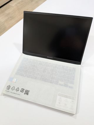 ASUS Zenbook UX3401ZA i7 1260P 16GB 512GB