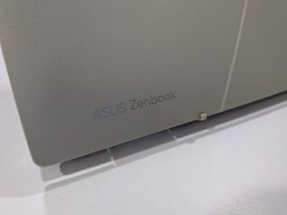 ASUS Zenbook UX3401ZA i7 1260P 16GB 512GB