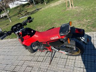 Yamaha XT 600 Enduro Roja y Negra