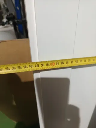 Puerta corredera blanca