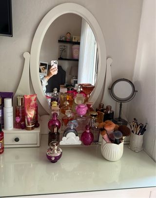 Tocador blanco con espejo