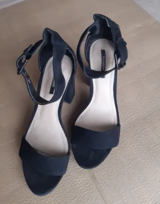 Zapatos Sandalias negros PULL AND BEAR