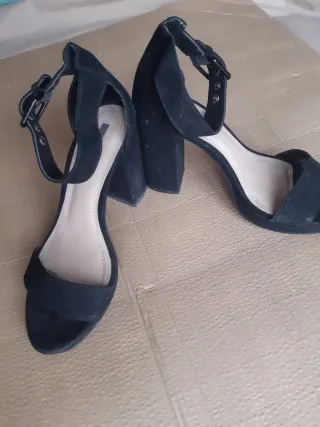 Zapatos Sandalias negros PULL AND BEAR