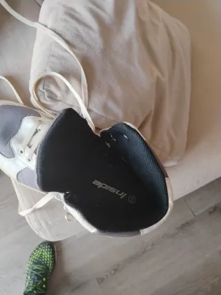 Zapatillas deportivas INSIDE grises y blancas