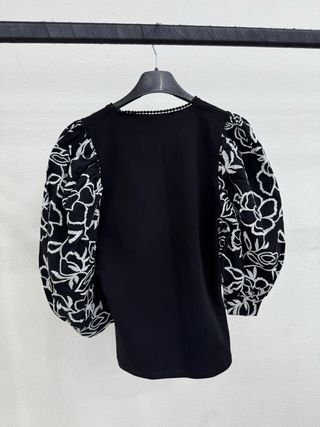 Zara Maglia Donna M Nera Maniche Floreali