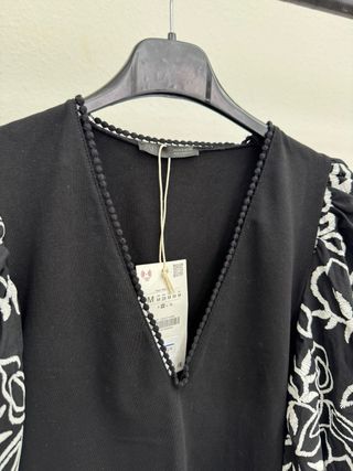 Zara Maglia Donna M Nera Maniche Floreali