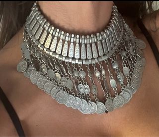 Collar de acero estilo étnico con monedas