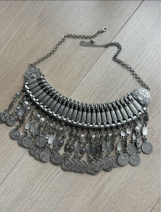 Collar de acero estilo étnico con monedas
