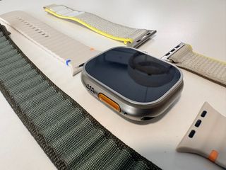 Apple Watch Ultra 2 Titanio + Correas