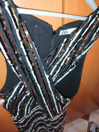 Vestido Zara lentejuelas negro y dorado