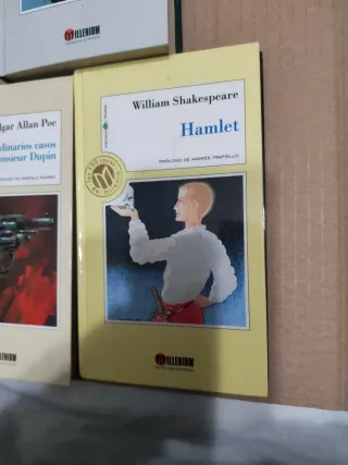 3 libros MILLENIUM HAMLET DRÁCULA...