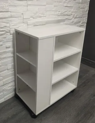 Mueble auxiliar blanco con ruedas