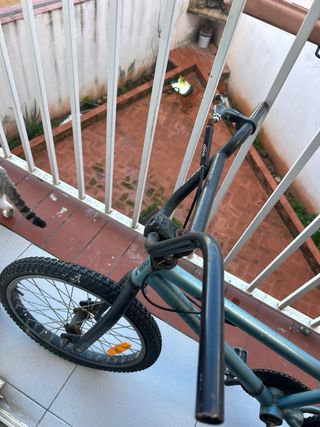 Bicicleta BMX azul