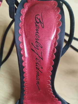 Sandalias fiesta seda negra Beberly Feldman