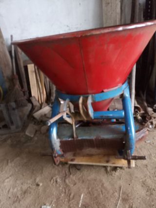 Abonadora Aguirre 450kg