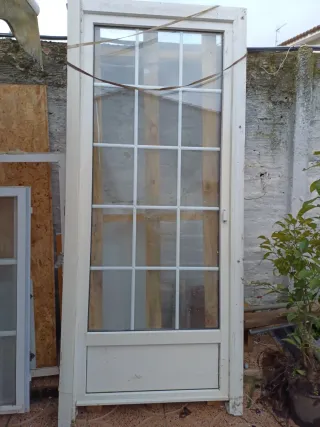 Puerta PVC con cristal 210 altura ancho96 y de fon