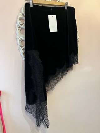 Falda Zara asimétrica terciopelo y encaje