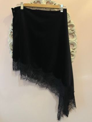Falda Zara asimétrica terciopelo y encaje