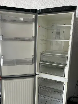 Nevera Fagor plateada