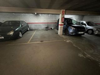 Garaje en venta en Centre en Hospitalet de Llobregat, L´