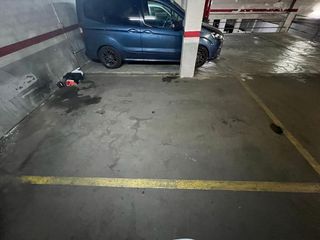 Garaje en venta en Centre en Hospitalet de Llobregat, L´