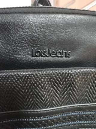 Mochila Lois Jeans negra de cuero con bordados