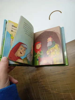 Mi Biblia: La historia más grande en pequeño