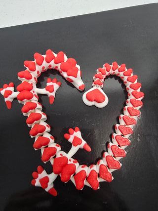 Dragón de Corazones Blanco y Rojo