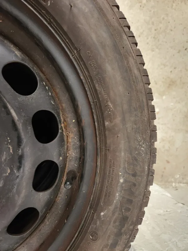 4 Ruedas 195/60 R16 89H con Llantas