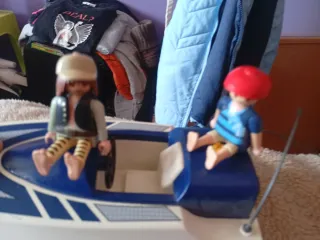 Barco y figuras Playmobil