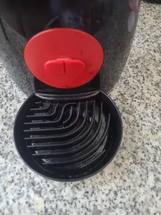 Cafetera Dolce Gusto Delonghi Negra