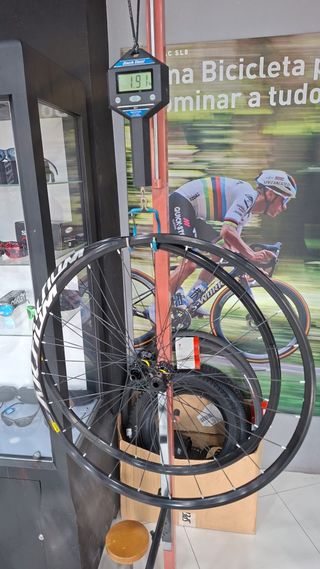 Par Rodas Mavic Aksium Disc Estrada Semi-novas