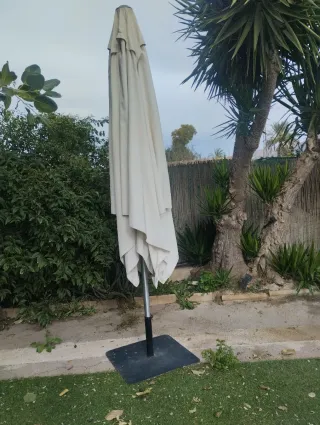 Sombrilla de terraza beige