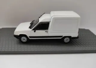 Maqueta Renault Express escala 1/43