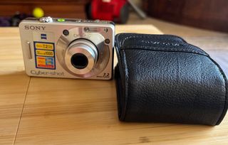 Cámara Sony Cyber-shot 7.2 MP