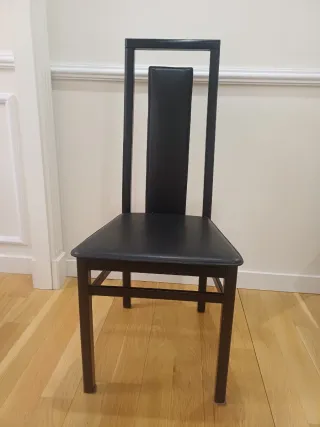 Seis sillas comedor polipiel y madera negras