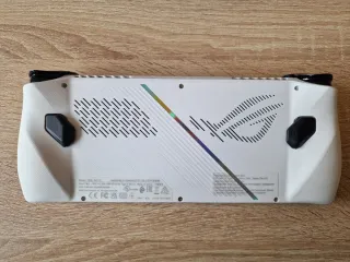 Asus ROG Ally Z1 Extreme + Funda y Cargador