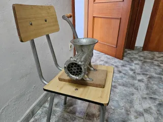 Picadora de carne manual antigua