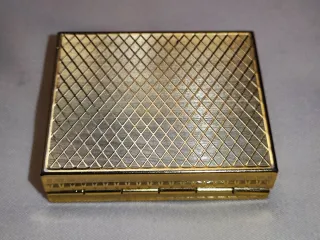 CAJITA PARA LENTILLAS VINTAGE ADORNOS DAMASQUINADO