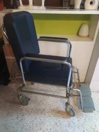 Silla de ruedas geriátrica