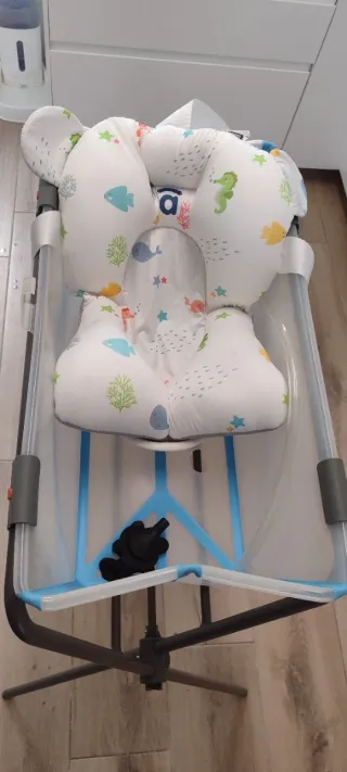 Bañera Stokke con patas y asiento