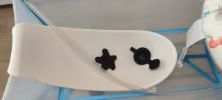 Bañera Stokke con patas y asiento