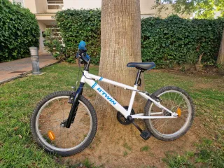 Bicicleta B-twin 20 (7-8 años)