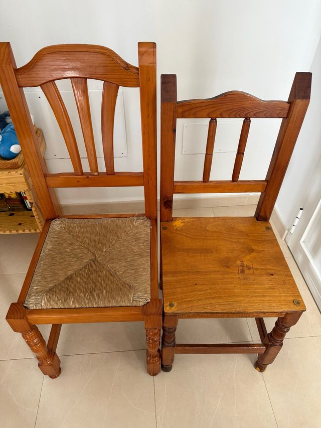 Juego de 2 sillas de madera