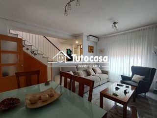 Casa adosada en venta en Montequinto en Dos Hermanas